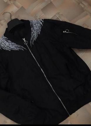 Жіноча куртка, вітровка,бомбер.