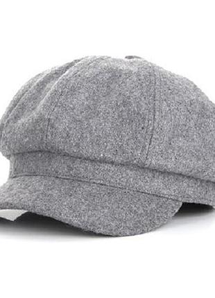 Вовняна восьмикутна сіра шапка