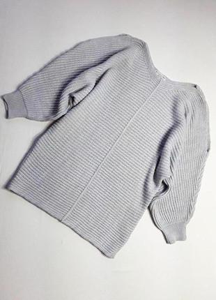 Стильный удлиненный  свитер