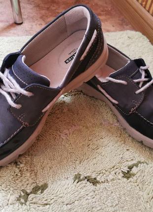 Кожаные туфли clarks
