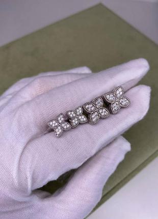 Серьги гвоздики серебро камни фианиты клевер цветок1 фото