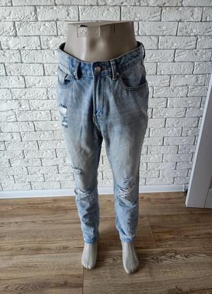 Стильні сцчасні джинси бойфренд мом