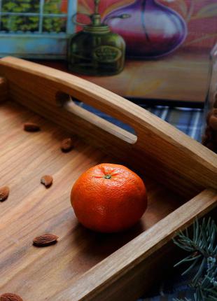 Красивый деревянный поднос кухонный с ручками и бортиками разнос для завтрака в постель "вінігрет" lasco3 фото