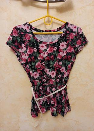 Красивая кофточка,с баской и пояском