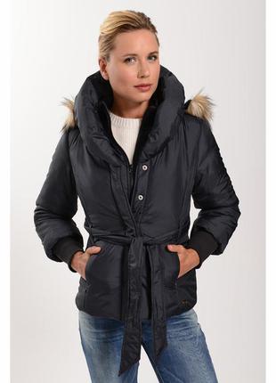 Демісезонна куртка осіння зимова levis