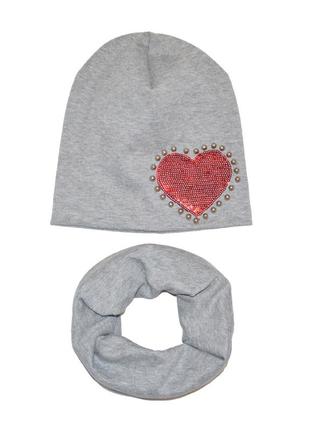 Шапка и шарф-снуд для девочки с сердечком серый
