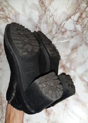 Чёрные деми ботиночки с резинками вставками на толстом каблуке8 фото