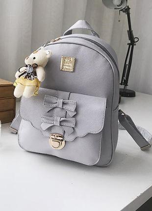 Стильный набор 3 в 1 рюкзак сумочка визитница с брелком мишка. черный и серый1 фото