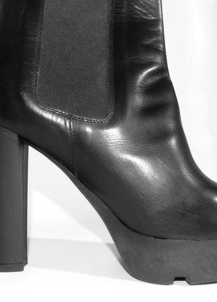 Полу-сапоги на каблуке в черном цвете2 фото