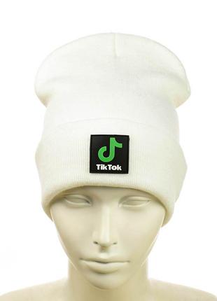 Шапка с резиновым патчем "tik-tok" белый