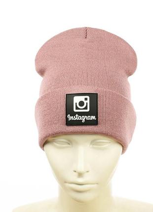 Шапка с резиновым патчем "instagram" пудра