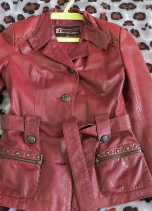 Куртка шкіряна