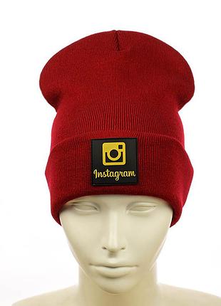 Шапка с резиновым патчем "instagram" красный