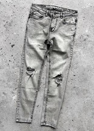 Black squad fsbn завужені джинси