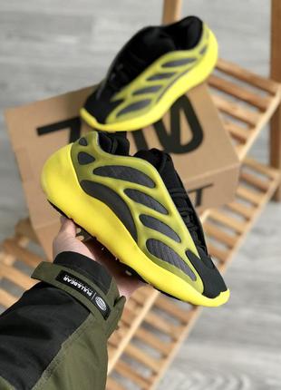 Кросівки adidas yeezy 700 v3