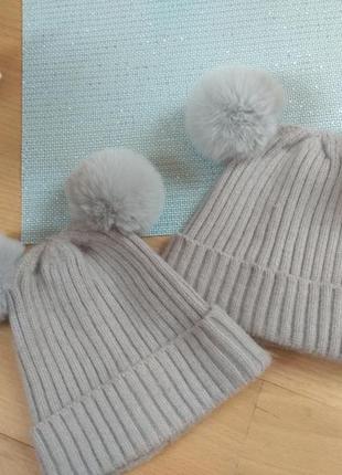 Шапка шапочка з помпонами для двійні , хлопчика або дівчинки