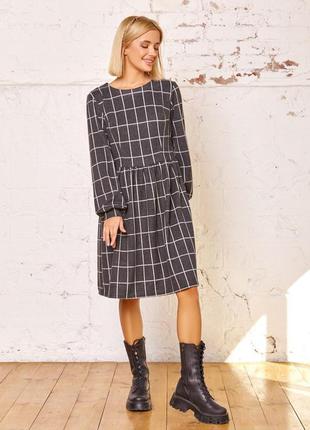 Стильне картате вовняне плаття
