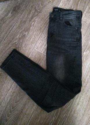 Джинсы фирмы reserved denim