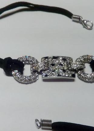 Красивый чокер со стразами и бархатом