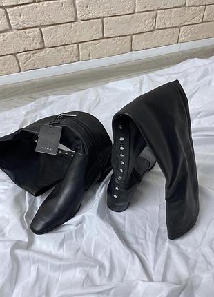 Чёрные ботфорты zara с кнопками