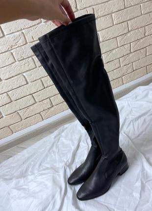 Чёрные ботфорты zara с кнопками