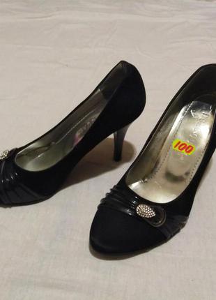 Туфельки на підборах, замш 36 р