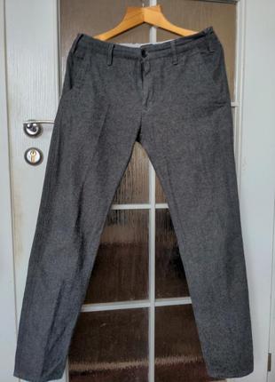 Качественные штаны от известного бренда.