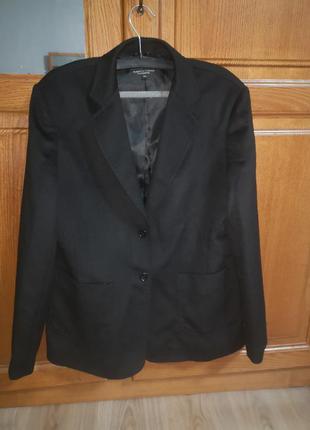 Фірменний піджак