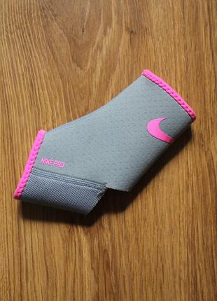 Бандаж на лодыжку nike pro combat ankle sleeve размер xs