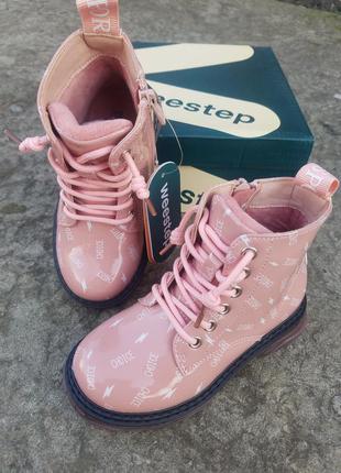 Дитячі черевики для дівчинки