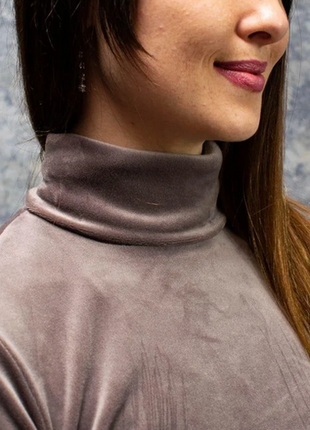 Водолазка женская гольф из плюшевого велюра цвет моко3 фото