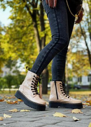 🍁dr martens jadon patent premium beige🍁черевики доктор мартінс жіночі весна-осінь, жіночі черевики мартінси на платформі7 фото