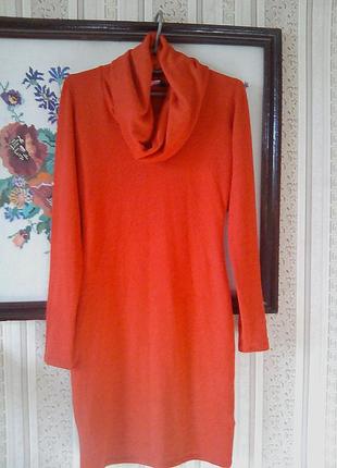 Продам красное платье футляр.