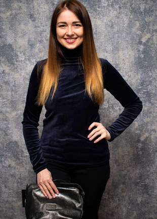 Водолазка женская гольф из плюшевого велюра темно синяя