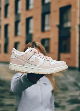 Милые женские кроссовки nike dunk low orange pearl белые с розовым пудровые4 фото