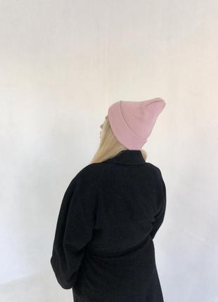 Розовая пудровая шапка бини осенняя/зимняя тёплая2 фото