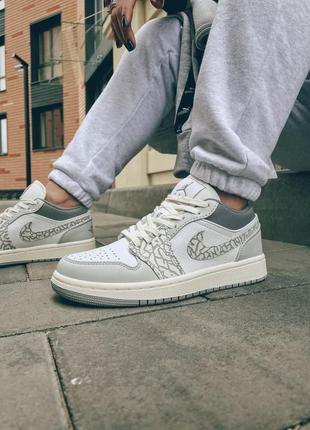 Шикарные женские кроссовки Hornets air jordan 1 low серые с белым