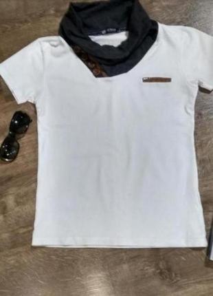 Белая футболка футболочка с серым хомутом, размер 42-44