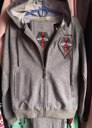 Новий спортивний костюм від манимани.