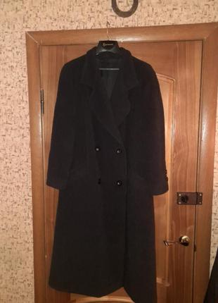 Шикарное пальто, с прекрасным составом