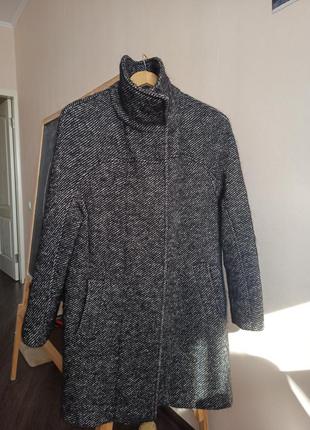 Шикарное пальто от итальянского бренда maddison
