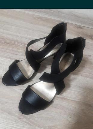 Босоножки сандали р.39