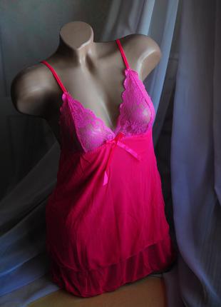 Восхитительный яркий двухслойный розовый малиновый пеньюар с кружевом на груди и распашонка сзади1 фото