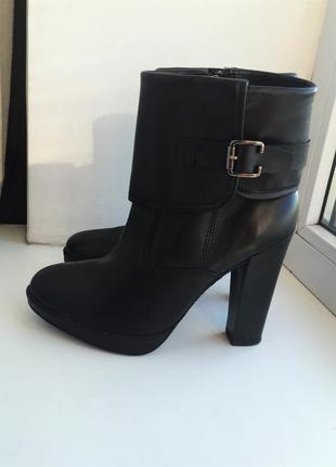 Кожаные ботильоны bata 39 р., ботинки натуральная кожа утепленные
