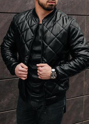 Шкіряний бомбер / куртка