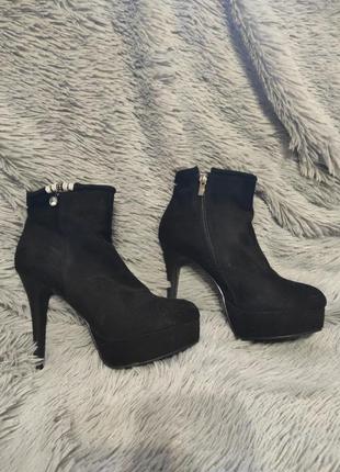 Ботильйони