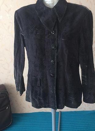 Чорний костюм з блиском