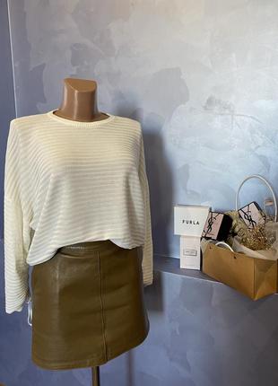 Модный джемпер в рубчик