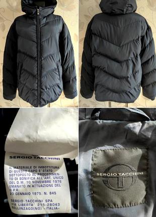 Шикарна пухова куртка італійського бренду темно синього кольору !