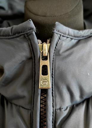 Шикарна пухова куртка італійського бренду темно синього кольору !5 фото